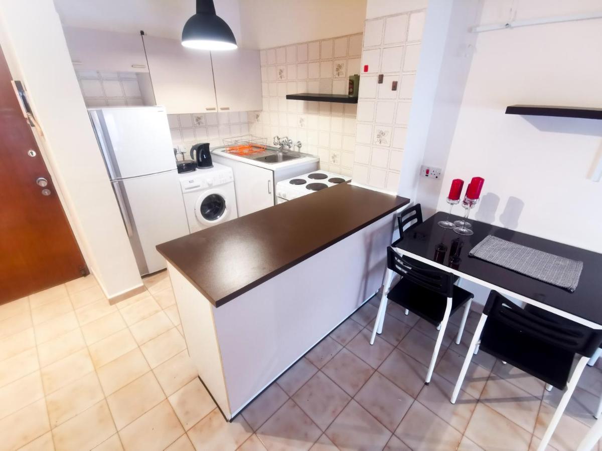 Flirty Flamingo Seaview Seafront Apartment Larnaca Zewnętrze zdjęcie