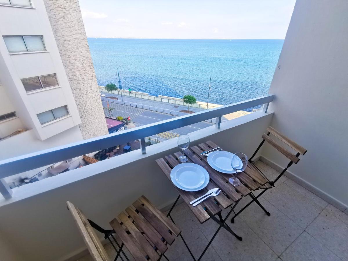 Flirty Flamingo Seaview Seafront Apartment Larnaca Zewnętrze zdjęcie